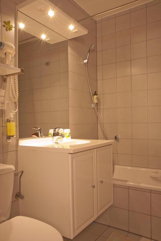 Hotel Winzenberg Blienschwiller Rum bild